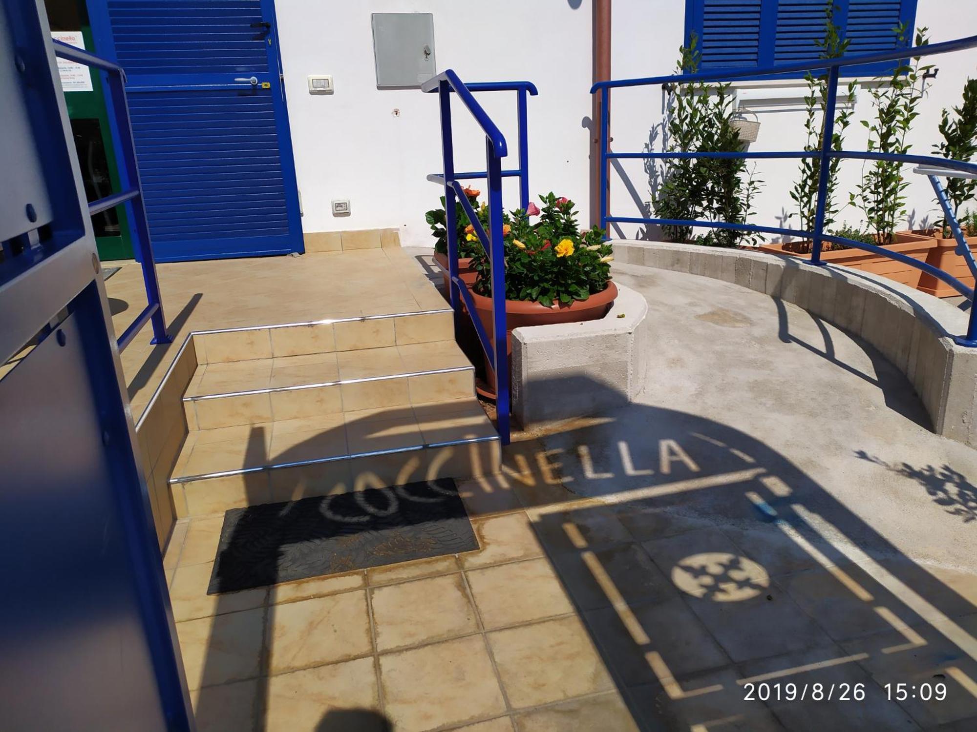 Coccinella Hotel Сабаудиа Екстериор снимка